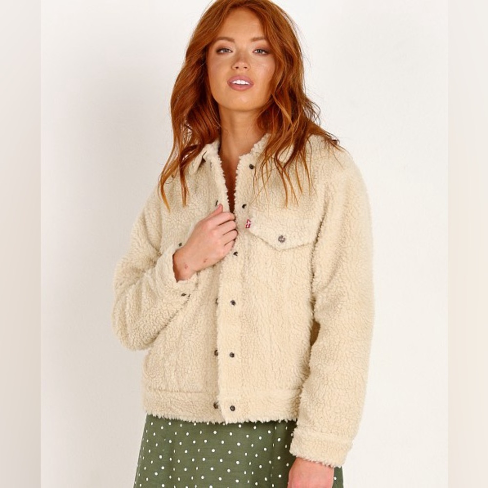 Levi’s All Over Sherpa Trucker Jacket in Cloud Cream